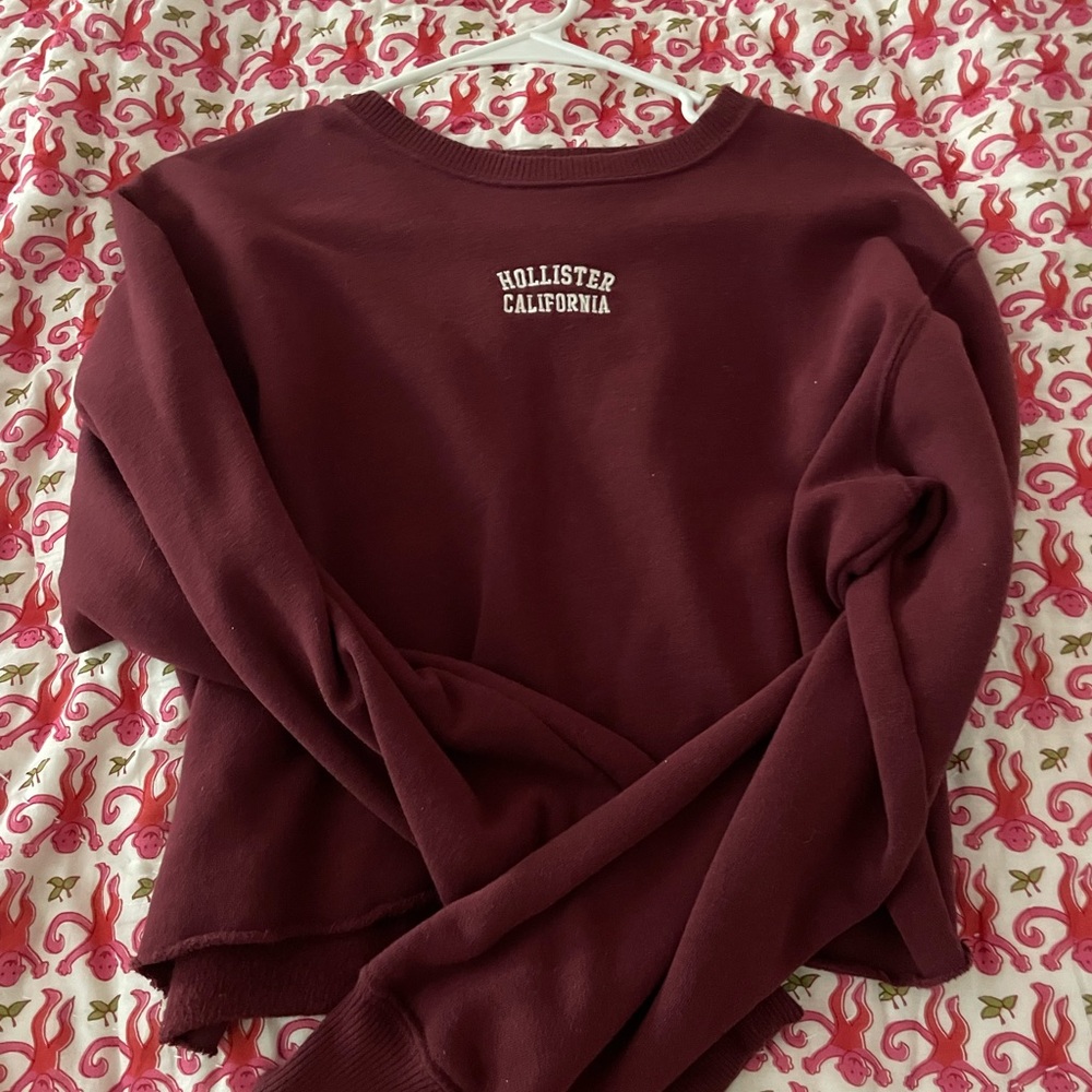 maroon hollister crew